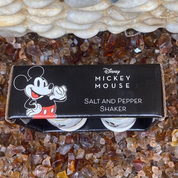 Disney Mickey and Minnie Salt and Pepper Shakers - White and Black - Picture 4 of 7